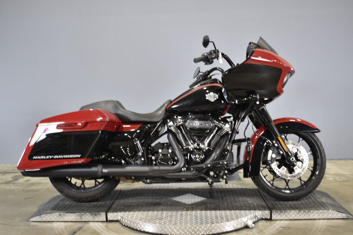 2021 Harley-Davidson® Road Glide® Special Billiard Red/Vivid Black
