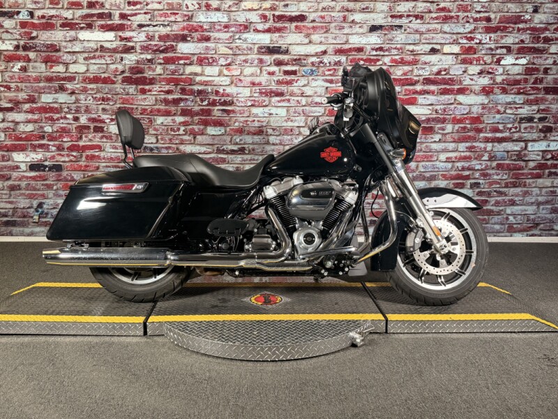 Harley-Davidson® Electra Glide® Standard 2019 FLHT BLACK