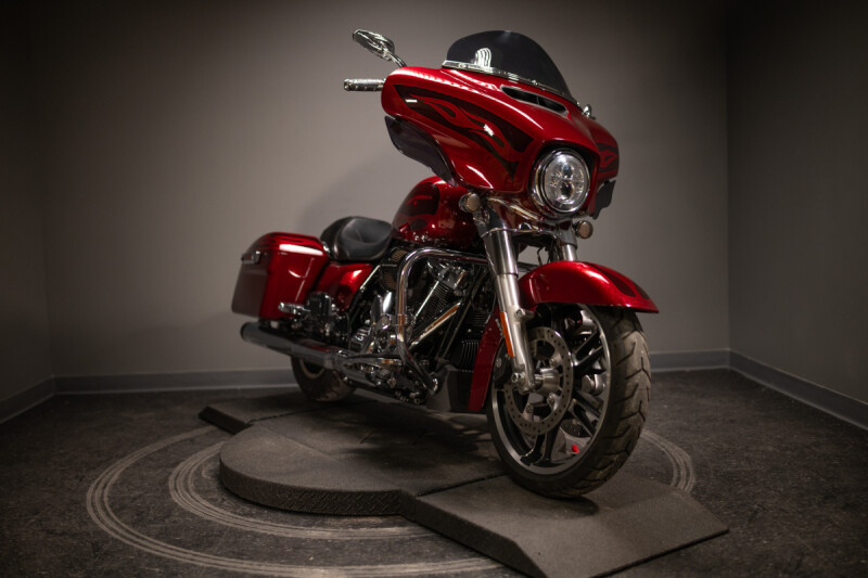 2017 Street Glide® Special (FLHXS)