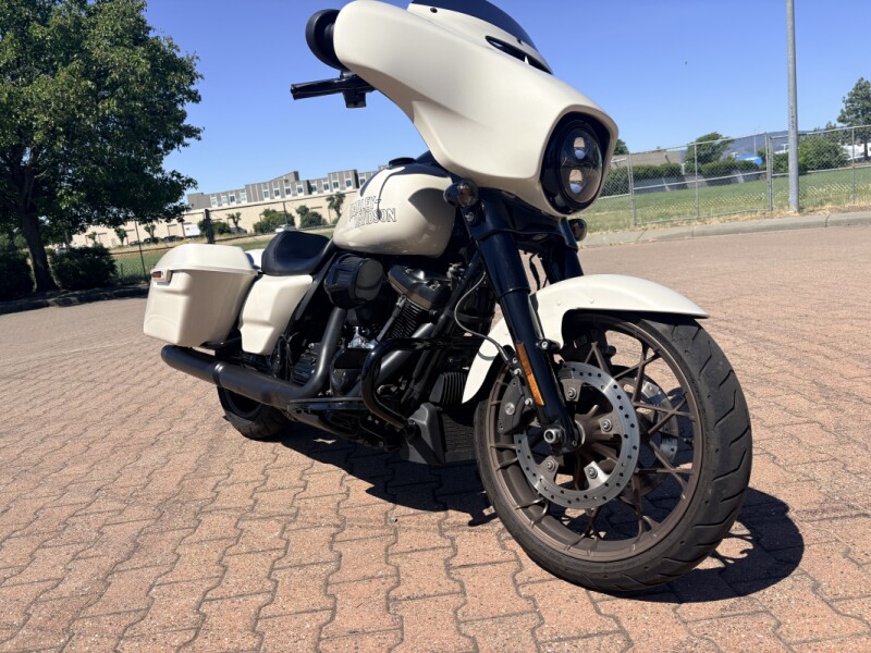 FLHXST 2023 Street Glide® ST