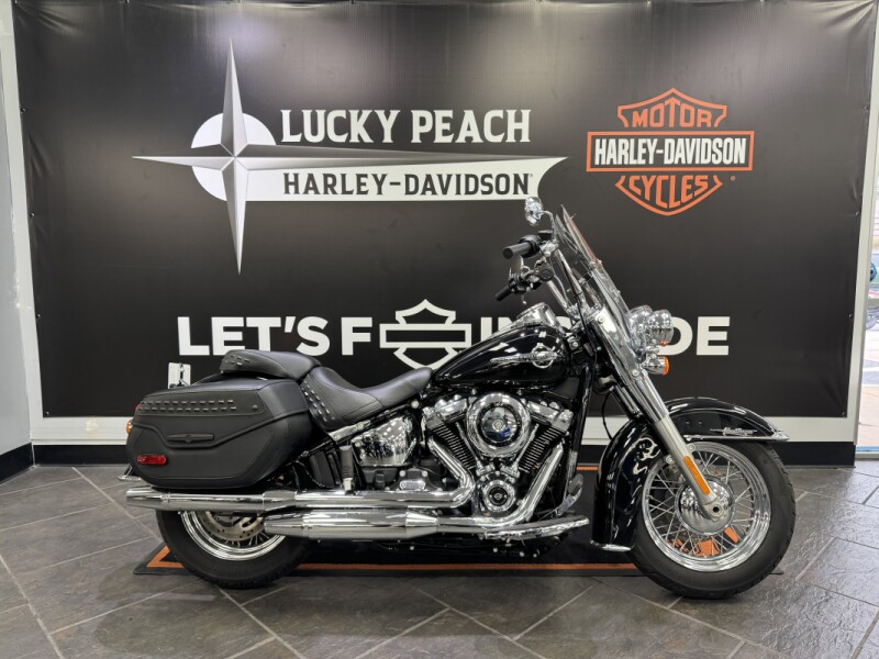 2020 Harley-Davidson® Heritage Classic 107 Vivid Black