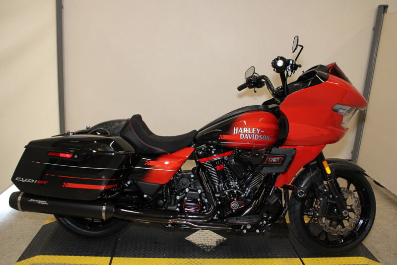 2026 Harley-Davidson CVO Road Glide ST Grand American Touring FLTRXSTSE