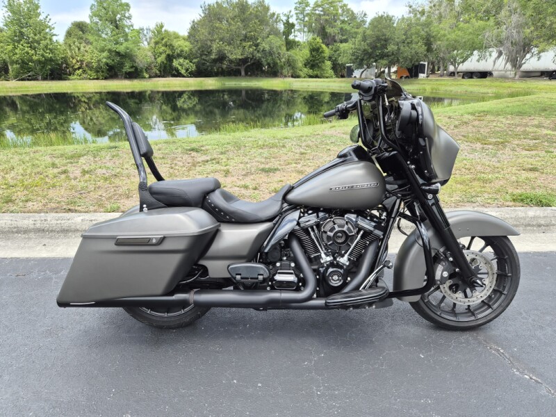 FLHXS 2019 Street Glide® Special