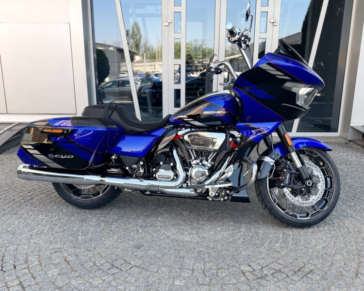 2026 Harley-Davidson® CVO™ Road Glide™ Blue Streak