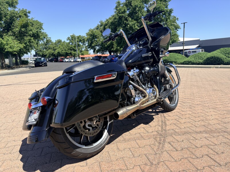 FLTRX 2021 Road Glide®