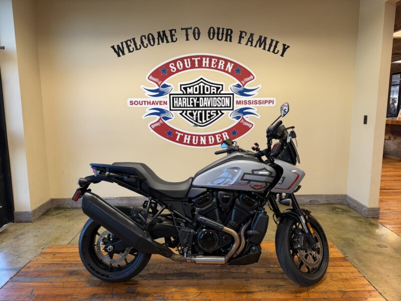 2025 Harley-Davidson® Pan America® 1250 ST 