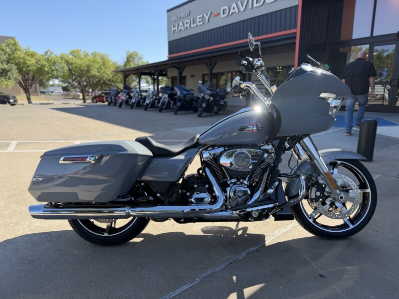 2026 Harley-Davidson® Road Glide® Dark Billiard Gray Chrome Trim