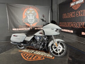 2026 Harley-Davidson® Road Glide™ FLTRX thumb 2