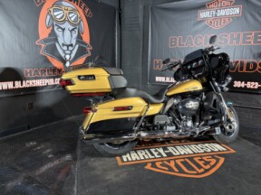 2017 Harley-Davidson® Ultra Limited FLHTK thumb 2