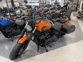 2024 Harley-Davidson® Street Bob® 114 Baja Orange thumb 3