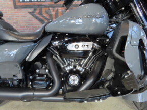 2022 Harley-Davidson® Ultra Limited FLHTK thumb 2