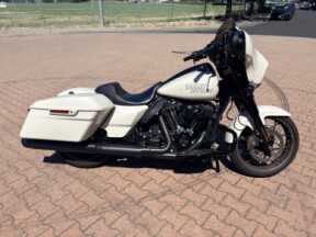 FLHXST 2023 Street Glide® ST thumb 0