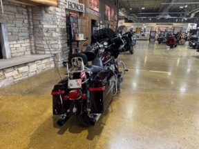 FLTRI 2005 Road Glide® thumb 2