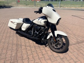 FLHXST 2023 Street Glide® ST thumb 1