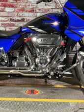 FLTRXSE 2025 CVO™ Road Glide™ thumb 2