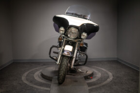  2011 Police Electra Glide® (FLHTP) thumb 3
