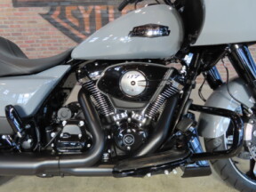 2026 Harley-Davidson® Road Glide™ FLTRX thumb 2