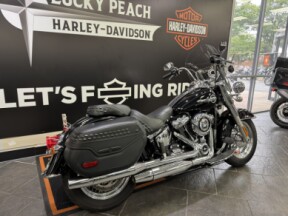 2020 Harley-Davidson® Heritage Classic 107 Vivid Black thumb 1