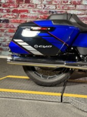 FLTRXSE 2025 CVO™ Road Glide™ thumb 0
