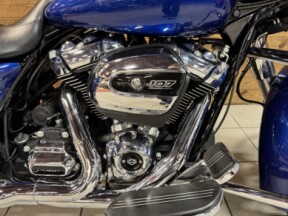 2017 Harley-Davidson® Street Glide® Special Superior Blue FLHXS thumb 2