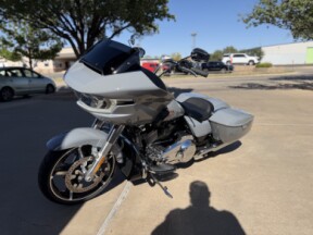 2026 Harley-Davidson® Road Glide® Dark Billiard Gray Chrome Trim thumb 0