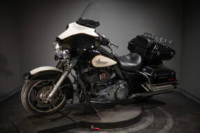  2011 Police Electra Glide® (FLHTP) thumb 2