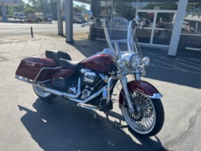 2017 Harley-Davidson® Road King® thumb 3