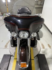 2011 Harley-Davidson® Tri Glide™ Ultra Classic® Two-Tone Merlot Sunglo/Vivid Black thumb 1