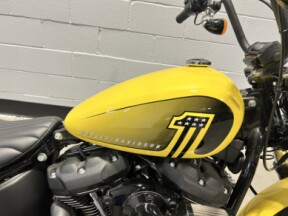 2023 Harley-Davidson® Street Bob® 114 Industrial Yellow FXBBS thumb 3