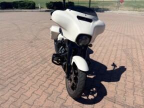 FLHXST 2023 Street Glide® ST thumb 2