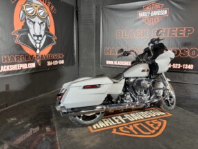 2026 Harley-Davidson® Road Glide™ FLTRX thumb 3