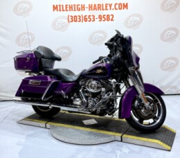 2011 Street Glide® FLHX thumb 1