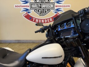 2018 Harley-Davidson® Street Glide® Special Bonneville Salt Denim thumb 3