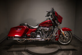 2017 Street Glide® Special (FLHXS) thumb 3