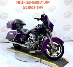 2011 Street Glide® FLHX thumb 0
