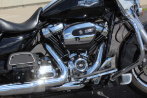 FLHR 2018 Road King<sup>®</sup> thumb 1