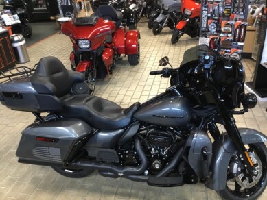 2021 Harley-Davidson® Ultra Limited Gauntlet Gray Metallic - Black Finish
