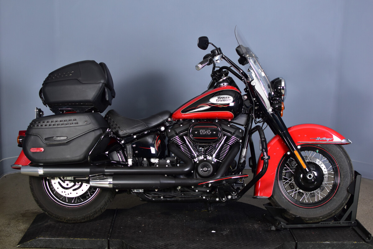2022 Harley-Davidson® Heritage Classic 114 Redline Red/Vivid Black