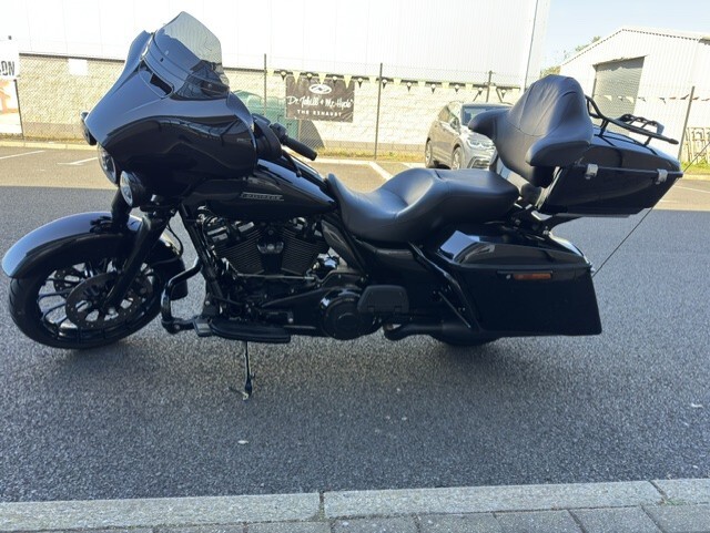 Street Glide stage 1+2 Tour pack £10k of extras