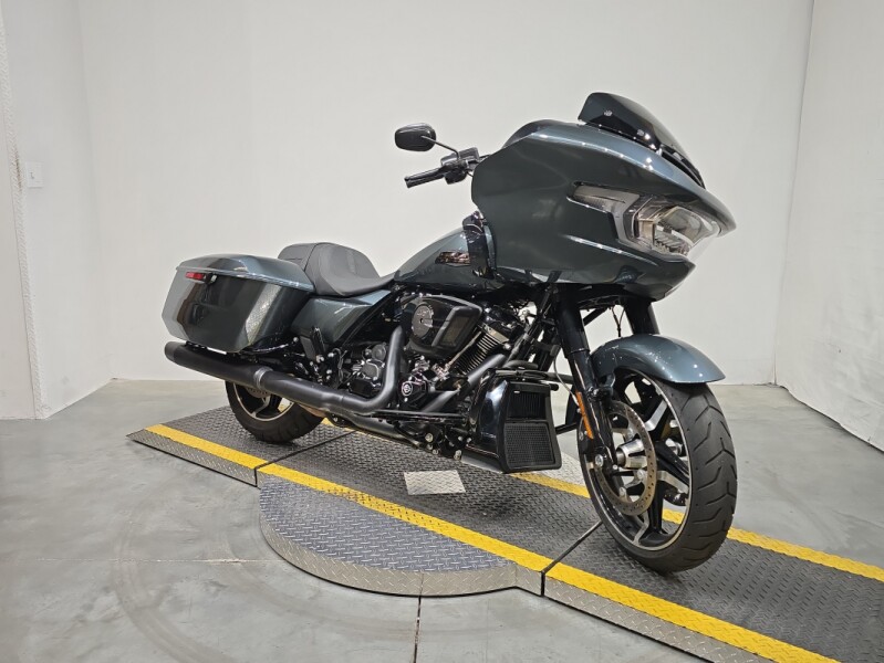 FLTRX 2025 Road Glide™