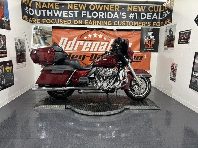 2011 Harley-Davidson® Electra Glide® Ultra Classic® V BLK/BRIL SLVR