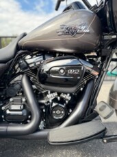 2023 Harley-Davidson® Road Glide® 3 FLTRT thumb 3