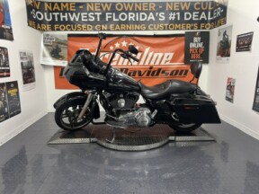 2013 Harley-Davidson® Road Glide® Custom BLACK W/ PINSTRIPE thumb 2