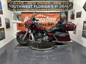 2011 Harley-Davidson® Electra Glide® Ultra Classic® V BLK/BRIL SLVR thumb 3