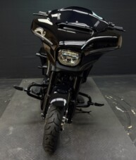Harley-Davidson® Street Glide® 2024 FLHX Vivid Black - Black Finish thumb 2