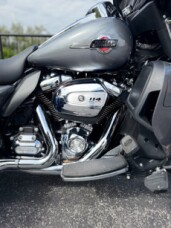 2022 Harley-Davidson® Tri Glide® Ultra FLHTCUTG thumb 3