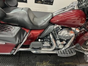 2011 Harley-Davidson® Electra Glide® Ultra Classic® V BLK/BRIL SLVR thumb 0