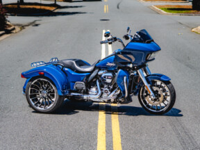 FLTRT 2023 Road Glide® 3 thumb 2