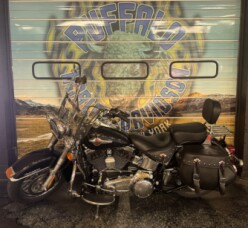 2017 Harley-Davidson® Heritage Softail® Classic Vivid Black thumb 3