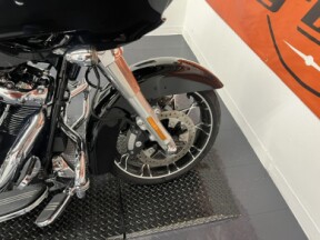 2023 Harley-Davidson® Road Glide® Special Vivid Black Chrome Trim thumb 0